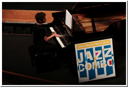 Piano_1580.jpg